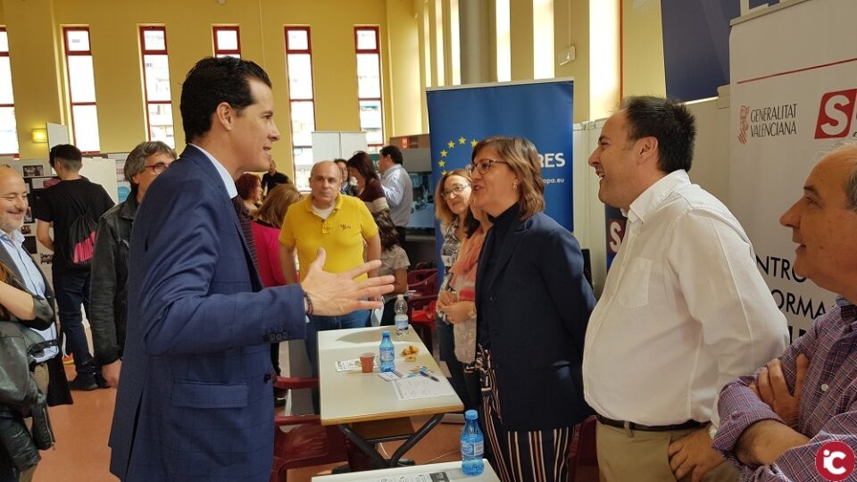 Se inaugura el Baúl del Estudiante en el que participan 53 entidades y cientos de escolares