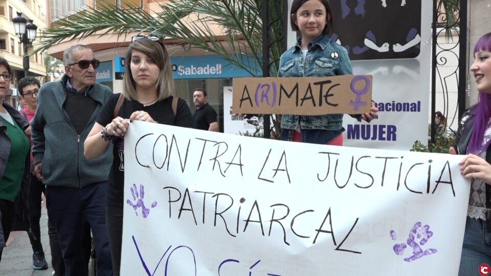 Sax se concentra en contra de la sentencia a "La Manada"