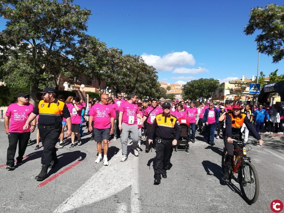 La marea magenta vuelve a tomar las calles de San Vicente en la XXI Volta a Peu