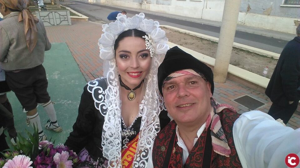 Presentación fallera Mayor de la Falla José Antonio Las Trescientas en los jardines del centro social severo ochoa de Elda.