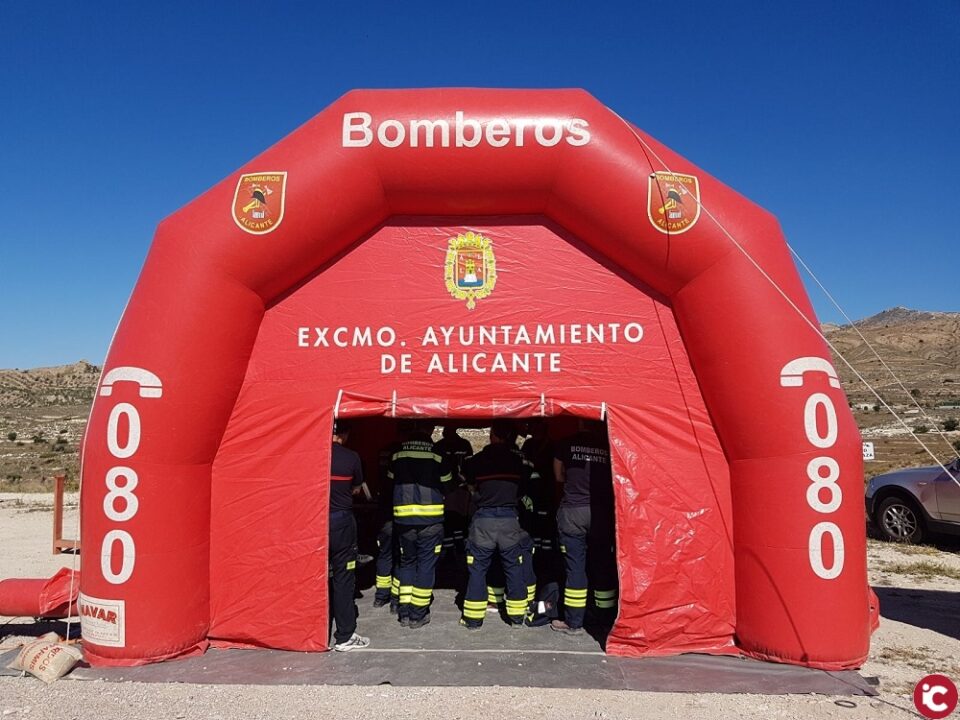 Más de una veintena de bomberos del SPEIS participan en un simulacro de búsqueda de dos personas desparecidas con la unidad de rescate