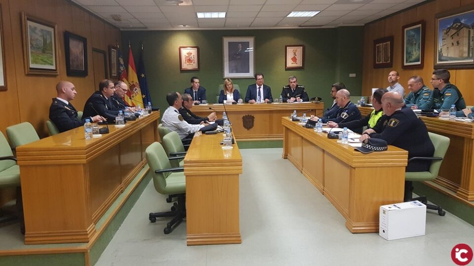 Más de 1.000 servicios policiales velarán por la seguridad de Petrer y Elda en los Moros y Cristianos