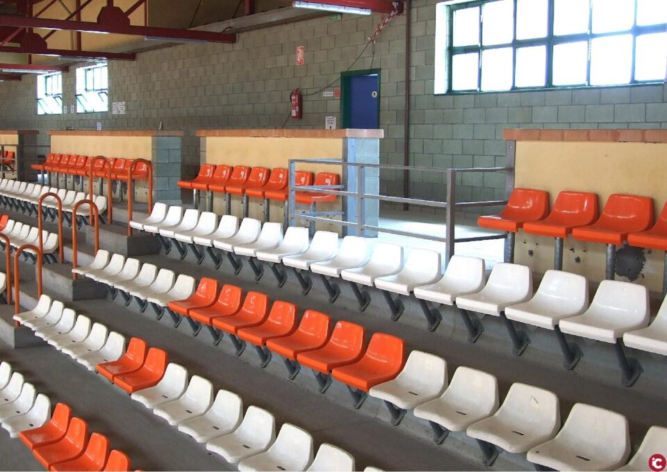 Deporte mejora las gradas de todos sus recintos deportivos