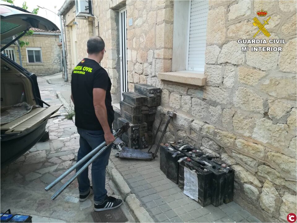 La Guardia Civil detiene a cuatro hombres en Aspe y en Novelda por el robo de más de 3