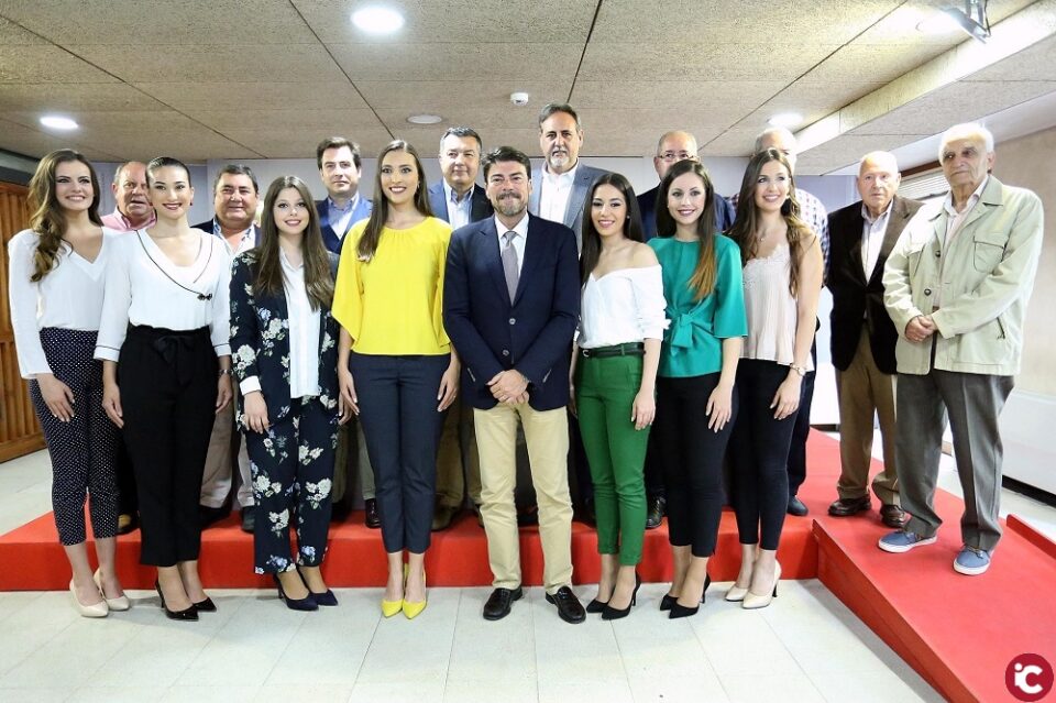 El alcalde Luis Barcala anuncia que la Pirotecnia Martí volverá a disparar en Alicante