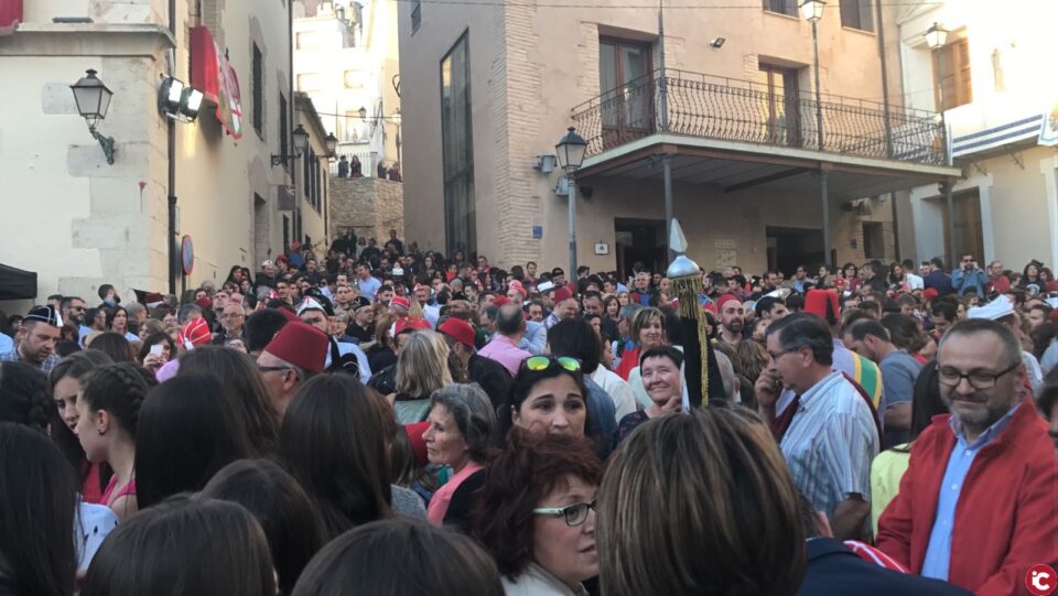 Arriben les festes a Biar amb la Prova de Campanes i la Desfilada de Comparses