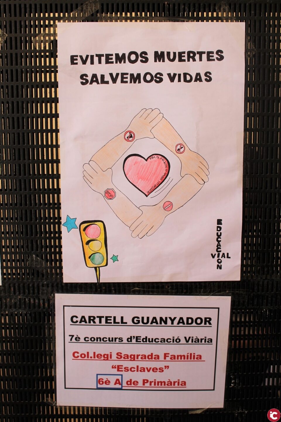 La classe 6é A de les "Esclaves" guanya el concurs del cartell per a la campanya d'Educació Viària