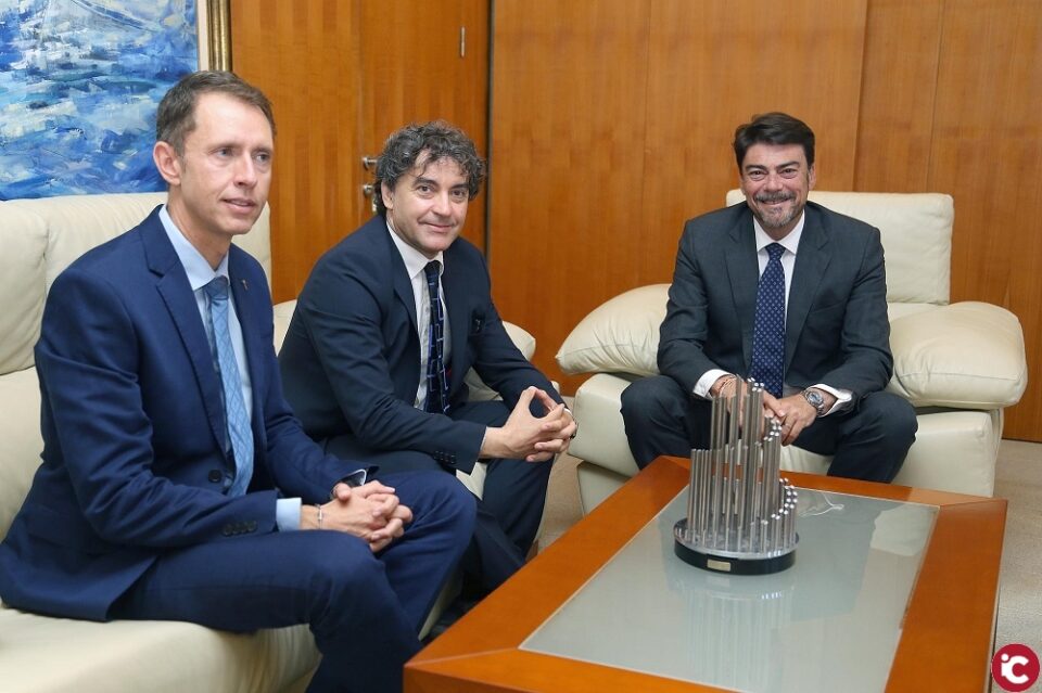 Luis Barcala y el secretario autonómico de Turismo Fransesc Colomer se reúnen para impulsar la construcción de la nueva oficina de turismo de Alicante