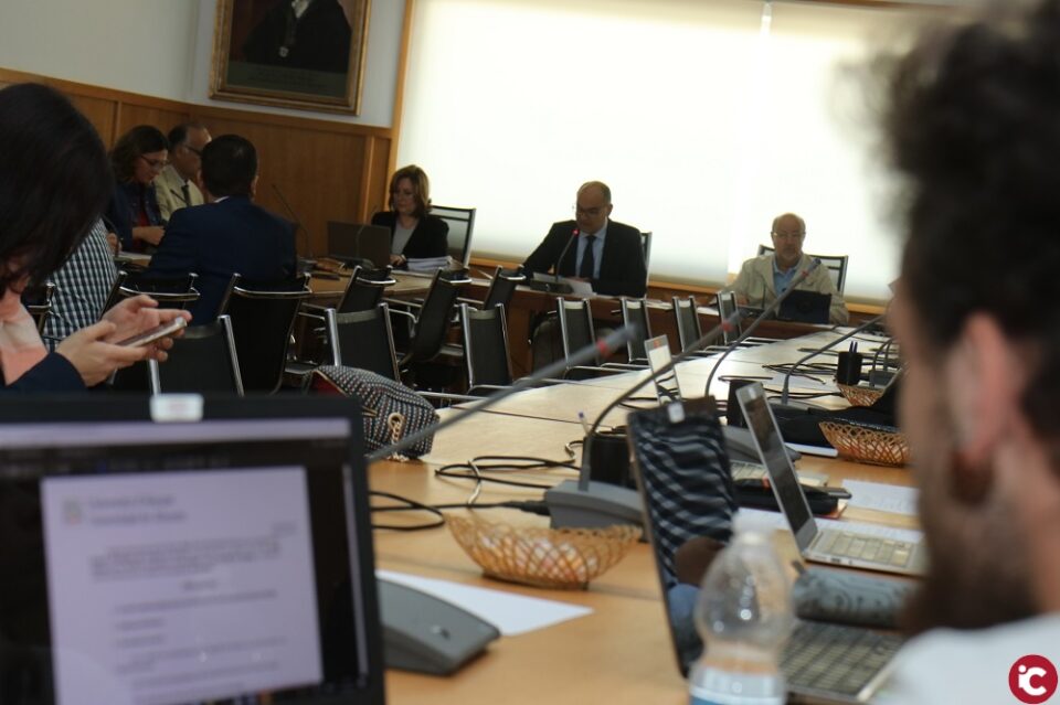 El rector informa al Consejo de Gobierno de la UA de la acreditación del Grado en Relaciones Internacionales
