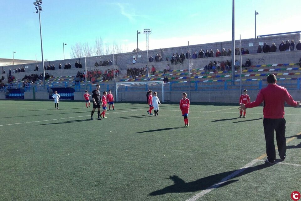 El campo municipal "Las Fuentes" acoge una convivencia de Escuelas de Fútbol