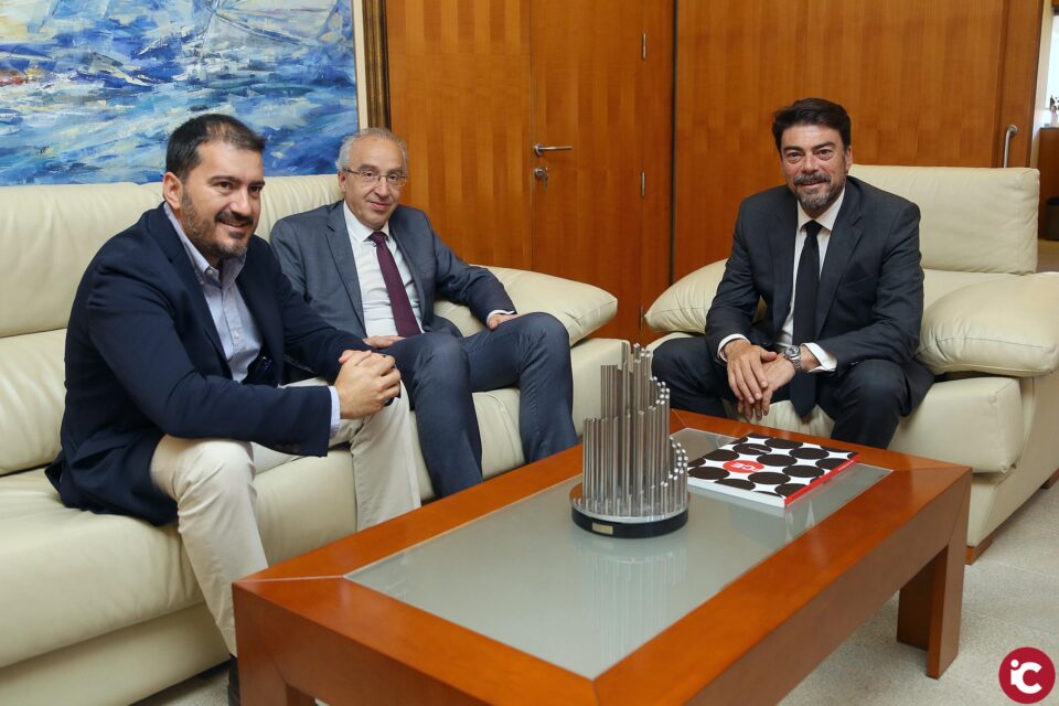 El alcalde de Alicante recibe a Fomento