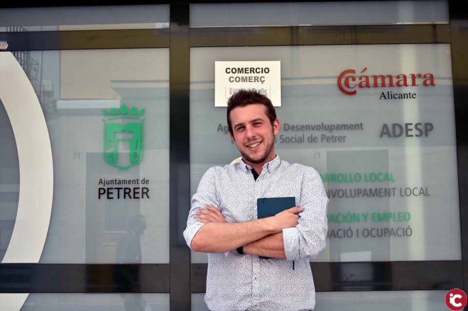El Ayuntamiento de Petrer contrata a 45 jóvenes desempleados en julio