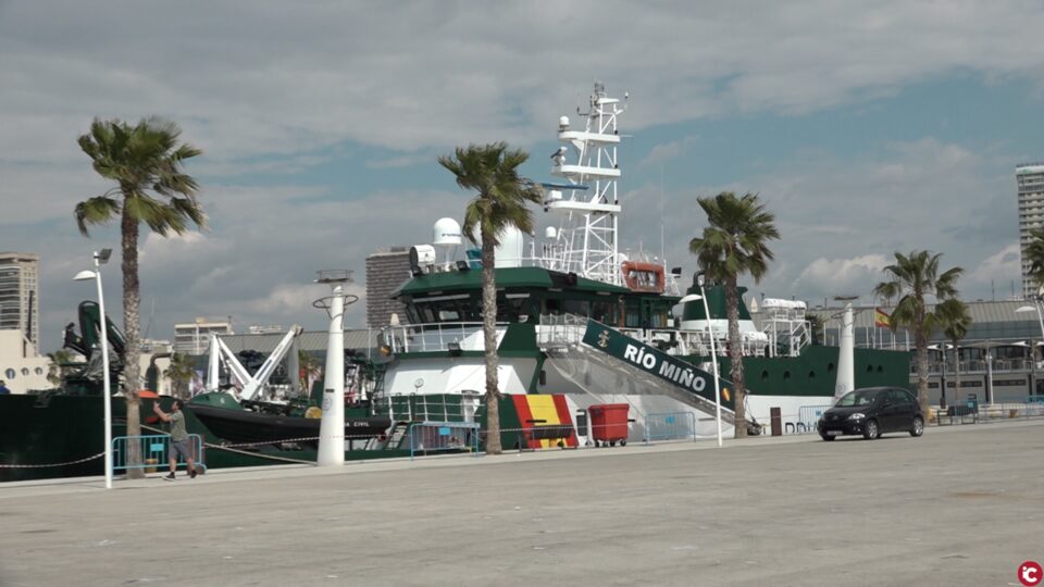Visita al buque "Río Miño" de la Guardia Civil