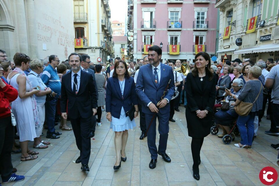 El alcalde de Alicante asiste a la celebración del Corpus Christi en la Concatedral de San Nicolás