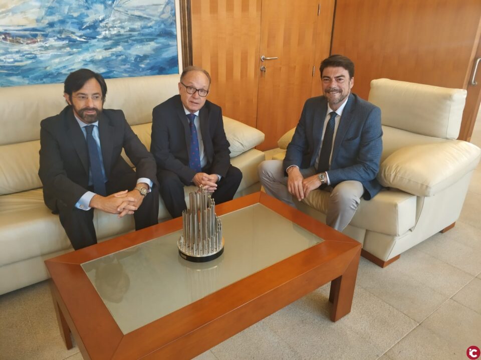 El alcalde de Alicante recibe a la Federación de Empresarios del Metal de la Provincia en el Ayuntamiento