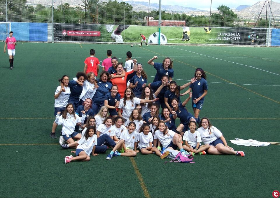 El Atlético de Aspe despide la temporada en Las Fuentes con una convivencia