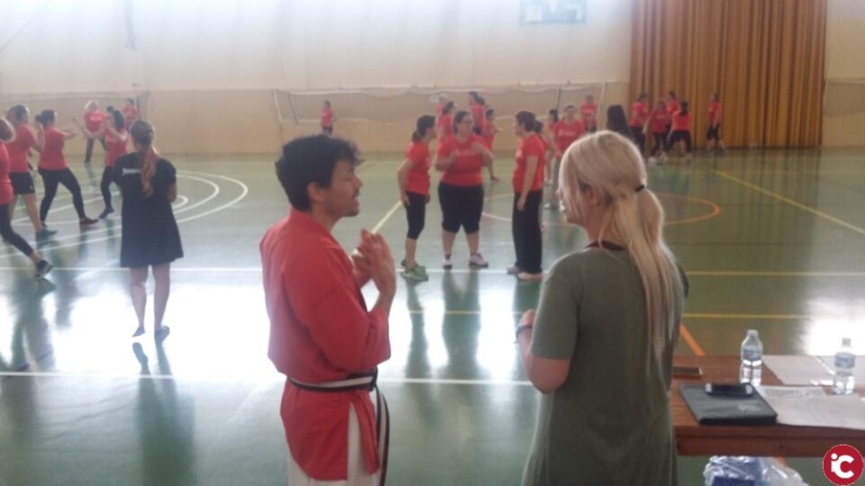 El Ayuntamiento de Alicante celebra la tercera jornada de Defensa Personal Femenina con más de un centenar de participantes