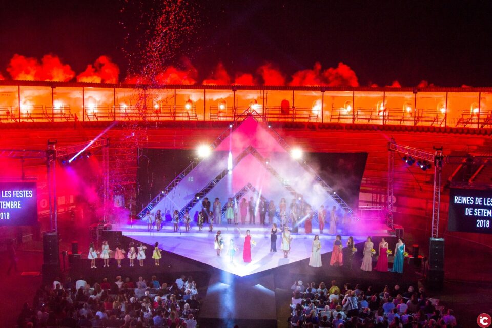 Elección de las Reinas Infantil y Mayor de las próximas Fiestas Mayores de Monóvar.