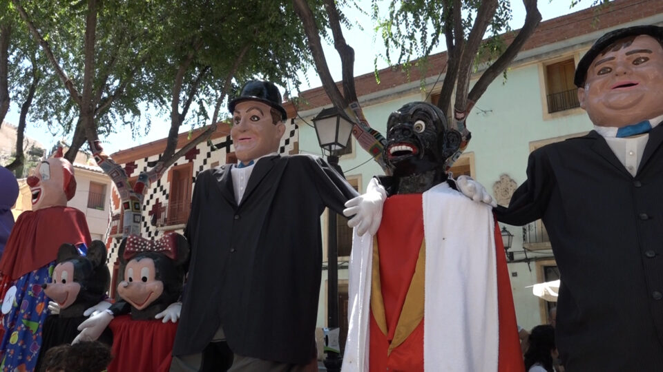 Video del II Encuentro Nanos i Gegants Villa de Petrer