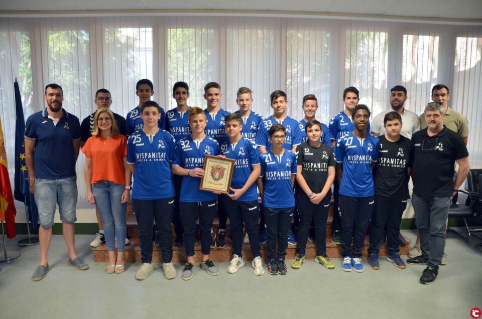 Recepción oficial del equipo infantil masculino Club Balonmano Petrer