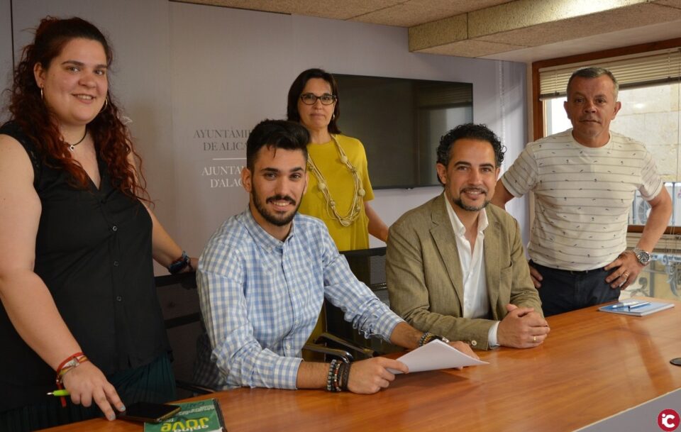 El Ayuntamiento de Alicante pone en marcha la elaboración del Plan Municipal de Juventud y firma el convenio con el Consell de la Juventud por valor de 18.000 euros