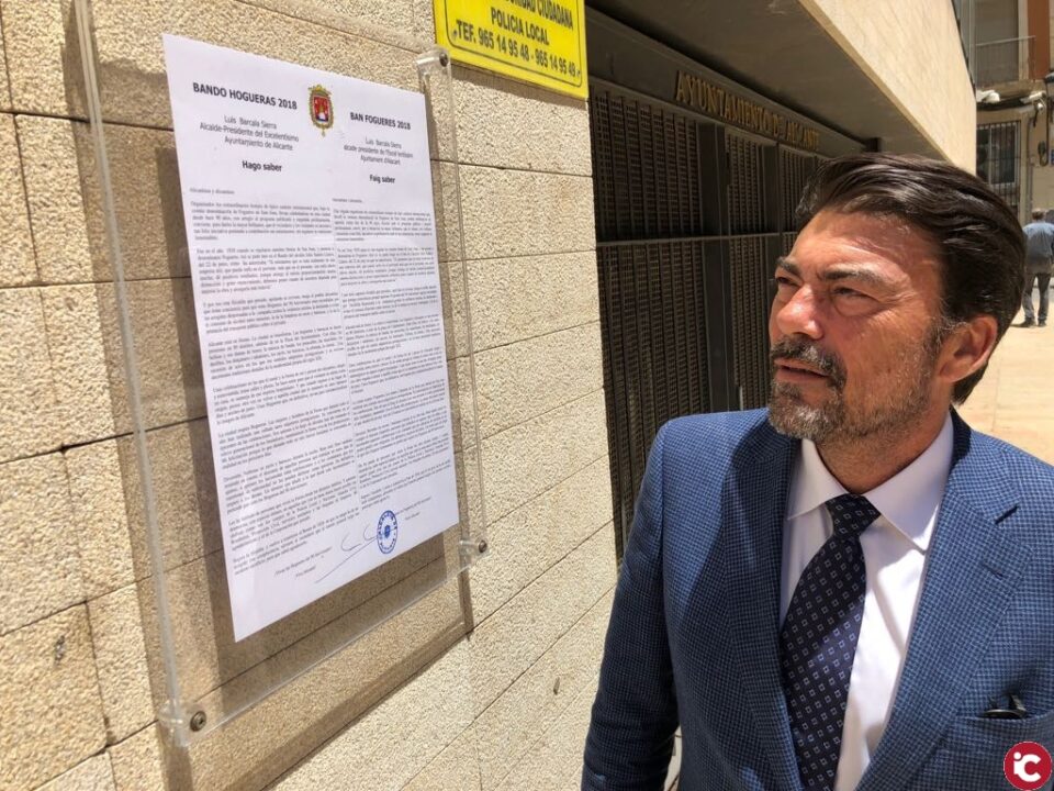 El alcalde de Alicante anuncia su primer Bando alzando la voz para que el pueblo alicantino disfrute de nuestras Fiestas de Fogueres en su 90º Aniversario