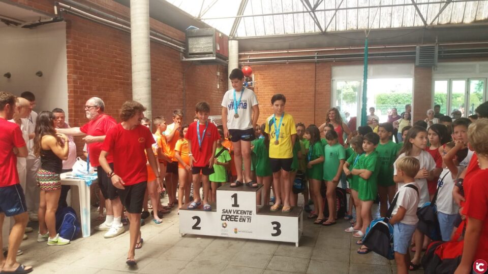 Tres nuevas mínimas para el Autonómico y dos pódium en ambos trofeos este fin de semana para el Club de Natación Villena