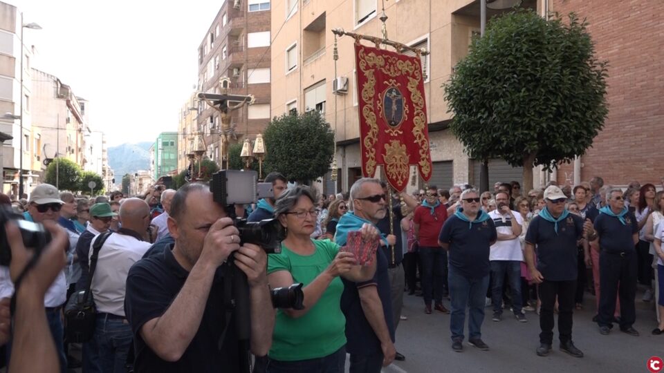 Encuentro histórico entre los Cristos de Petrer y Elda