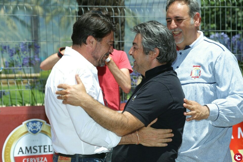 Pirotecnia Zaragozana cierra la cuarta sesión del XXXI Concurso de Mascletàs con un bombardeo de cuatro tiempos en honor a los Bomberos del SPEIS de Alicante