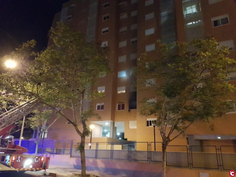 La Policía Local de Alicante realiza una operación contra la venta ilegal de petardos e interviene dos furgonetas con 17.840 unidades en el centro de Alicante