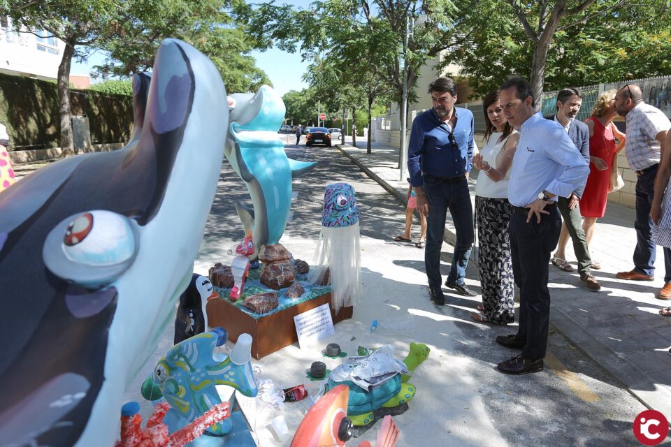 La Asociación de Alzheimer de Alicante celebra hoy la cremà de su Hoguera en su sede