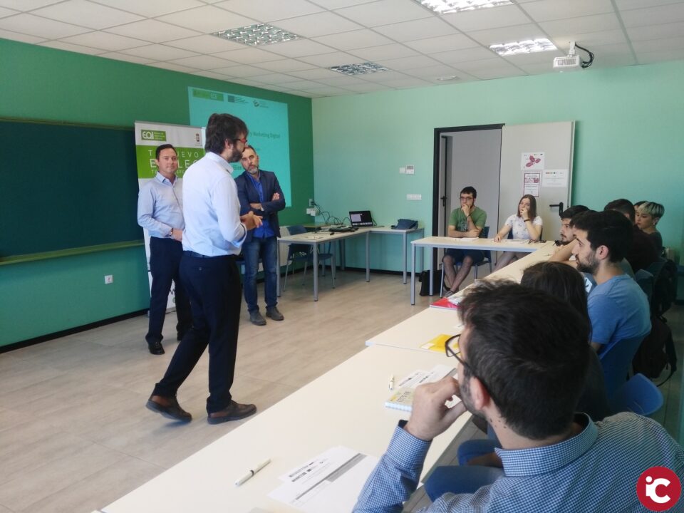 16 jóvenes empiezan en Ibi el curso de Técnico en Ventas y Marketing Digital