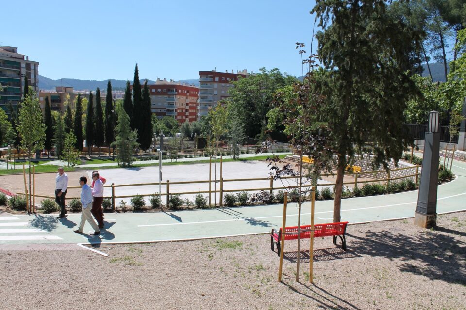 Reobertura de la zona de jocs al parc de El Romeral