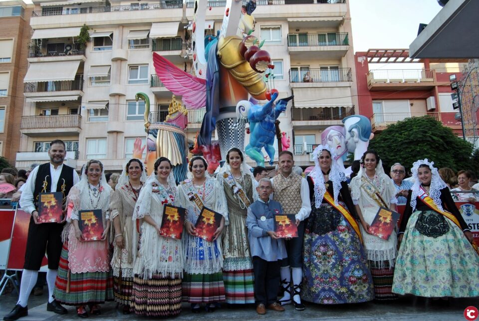 El President de la Generalitat visita Sèneca-Autobusos coincidiendo con la participación de Pinoso