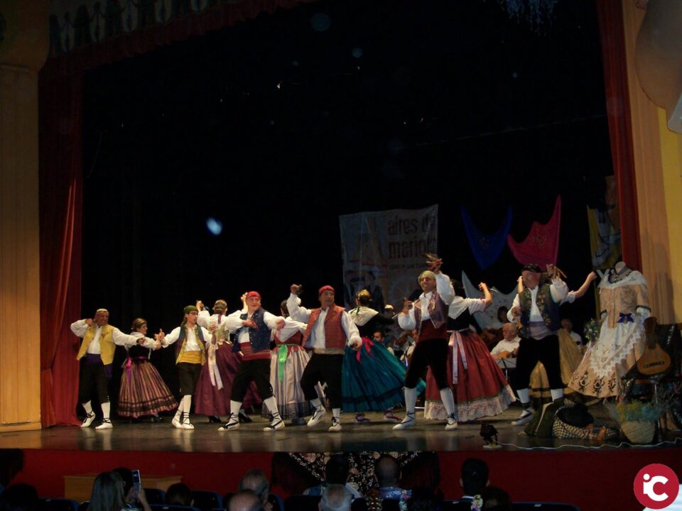 Cerca de ti visita al Grup de Cors i Danses "Aires de Mariola"