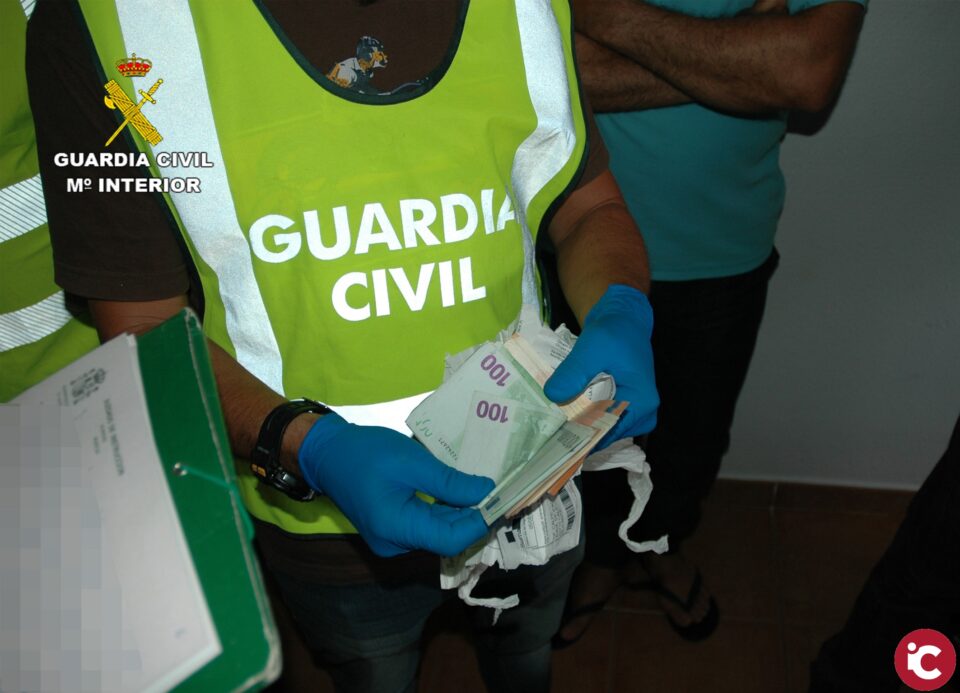 La Guardia Civil desarticula una organización criminal dedicada al tráfico ilegal de personas