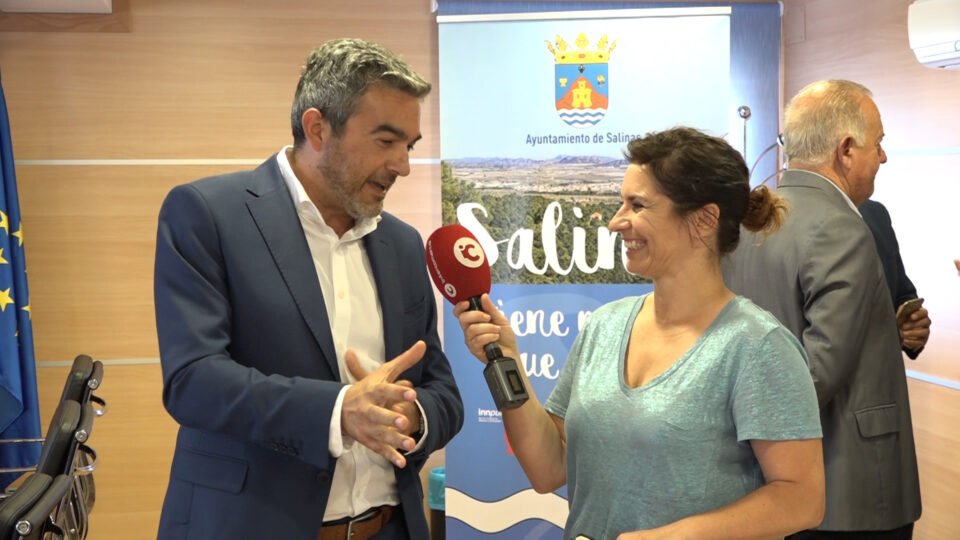 Reunión en Salinas de empresarios de la población para hablar de tendencias en innovación