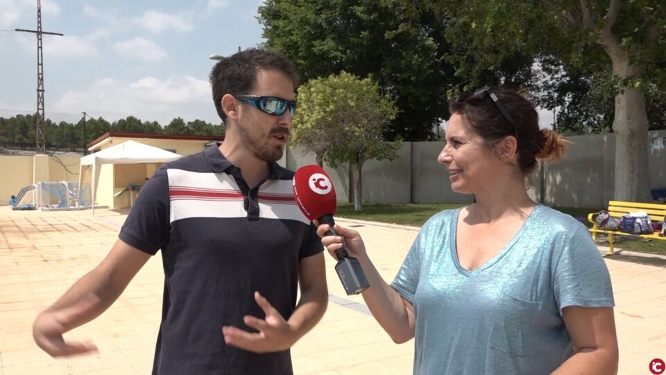 Las piscinas municipales acogen la simulación de una prospección arqueológica bajo el título "NAUFRAGIO EN LA PISCINA"