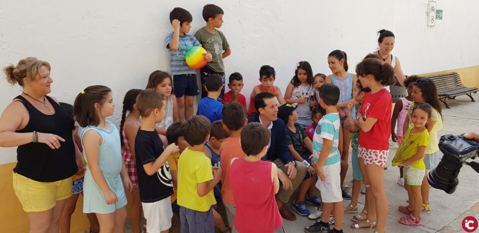 Ciento cuarenta niños participan en la Escuela de Verano de los Barrios que organiza Participación Ciudadana. Visitamos la Escuela de Verano de la AAVV Fraternidad