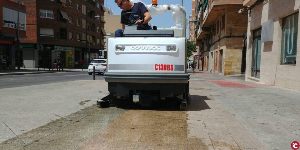 El Ayuntamiento prueba nueva maquinaria para el servicio de limpieza con el fin de renovar la flota actual y dar un mejor servicio