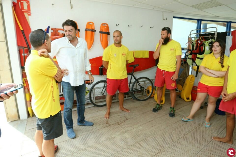 Alicante es reconocida con las banderas azules por el prestigio y la excelencia de sus más de seis kilómetros de playas