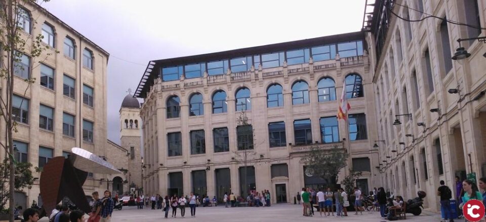 Oberta al trànsit la Placeta de Ferràndis i Carbonell