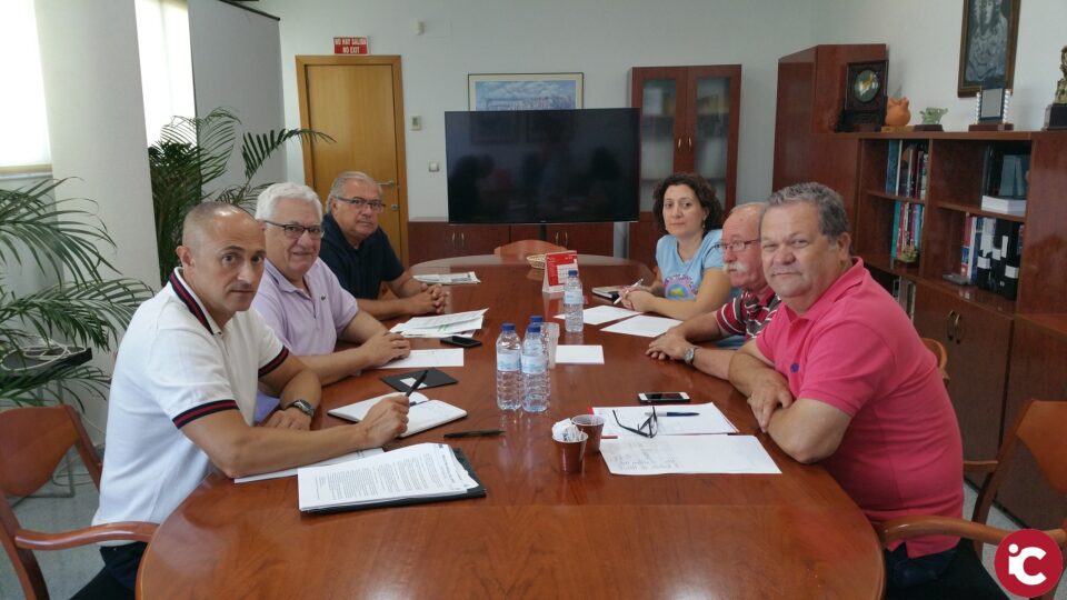CC.OO. Vinalopó-Vega baja y AEC se reúnen para colaborar activamente en la puesta en marcha de un Plan director contra la economía sumergida.