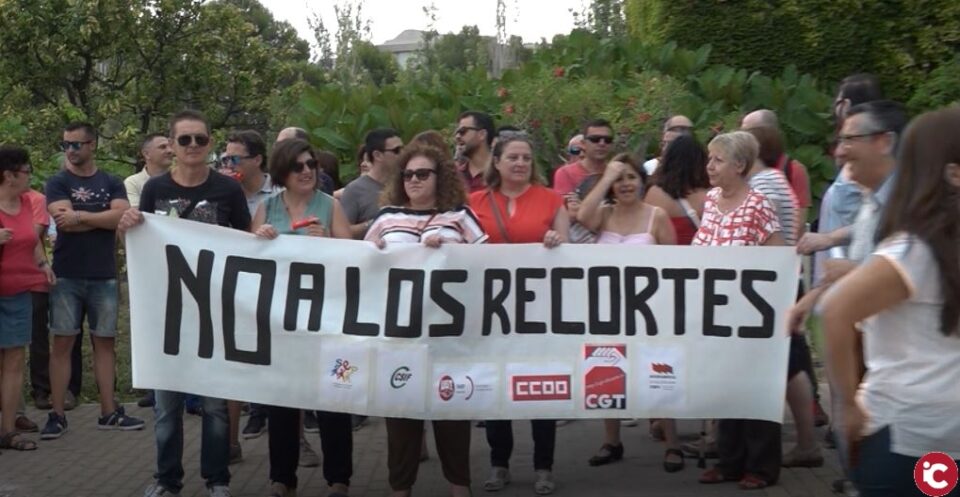 Los profesores de la Universidad de Alicante se manifiestan por perder la posibilidad de reducción de jornada
