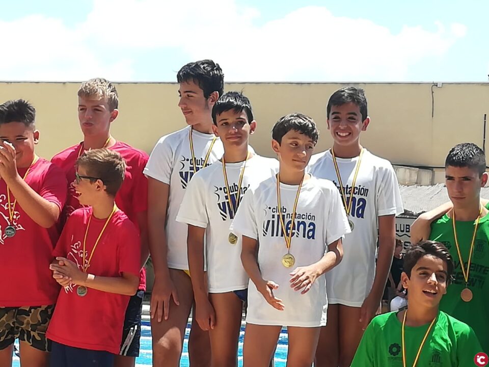 Éxito de los nadadores del Club Natación Villena en el campeonato Autonómico en Elche y en el Trofeo Virgen de la Asunción en Sax
