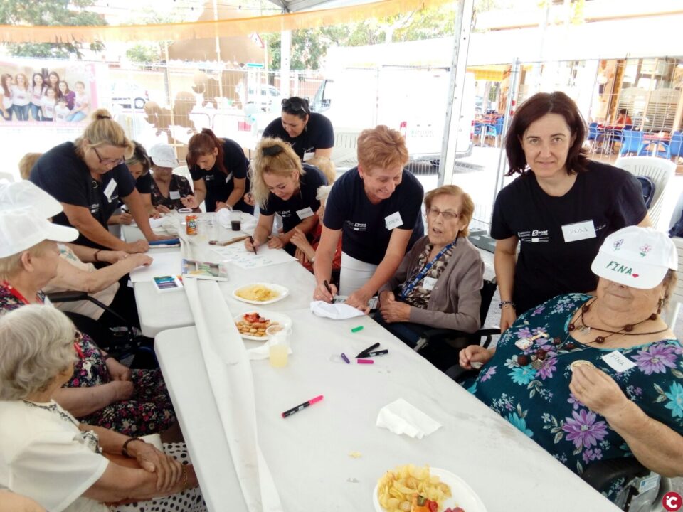 Alumnas del Taller de Empleo Direct VII dirigieron una actividad para mayores durante las fiestas de hogueras