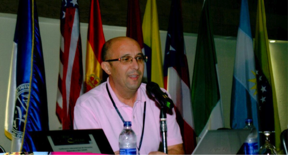 El catedràtic de Didàctica de la Matemàtica a la Universitat d'Alacant