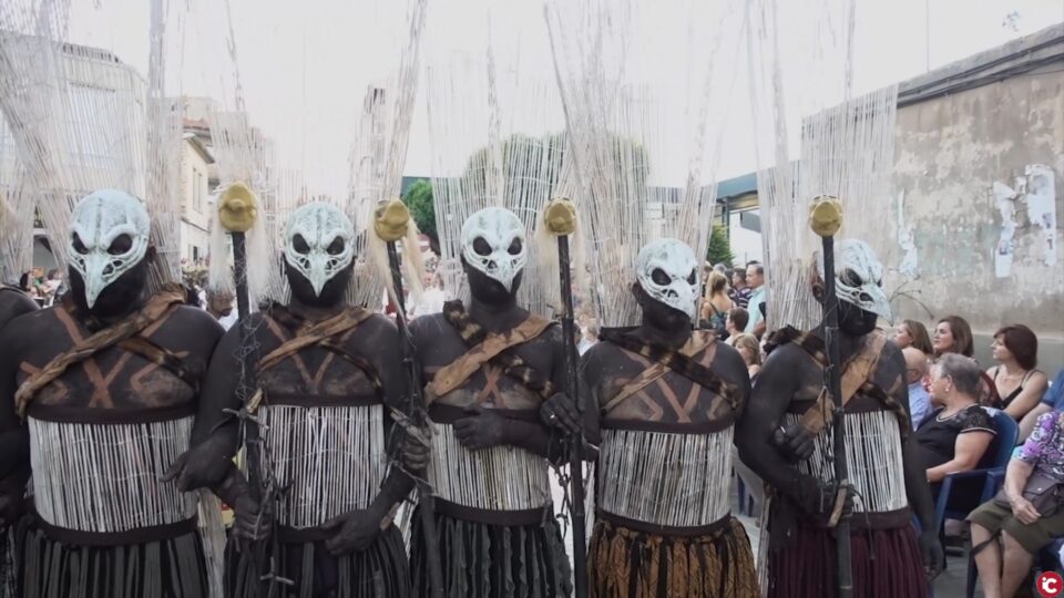 Grandiosa Entrada Mora (lunes