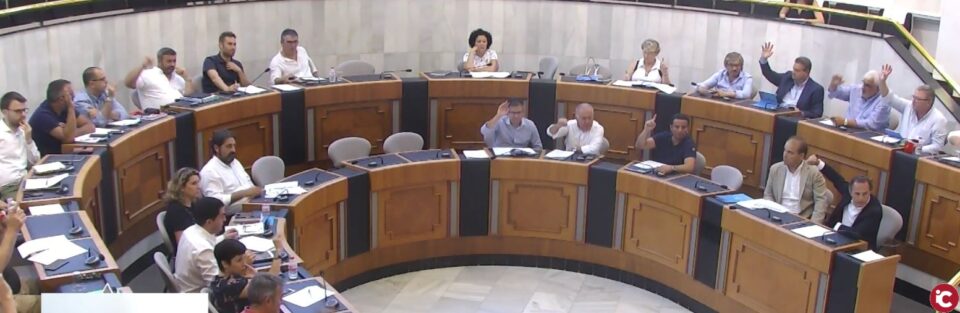 El pleno de la Diputación de Alicante aprueba por mayoría el reparto de 15 millones de euros entre 90 municipios de la provincia