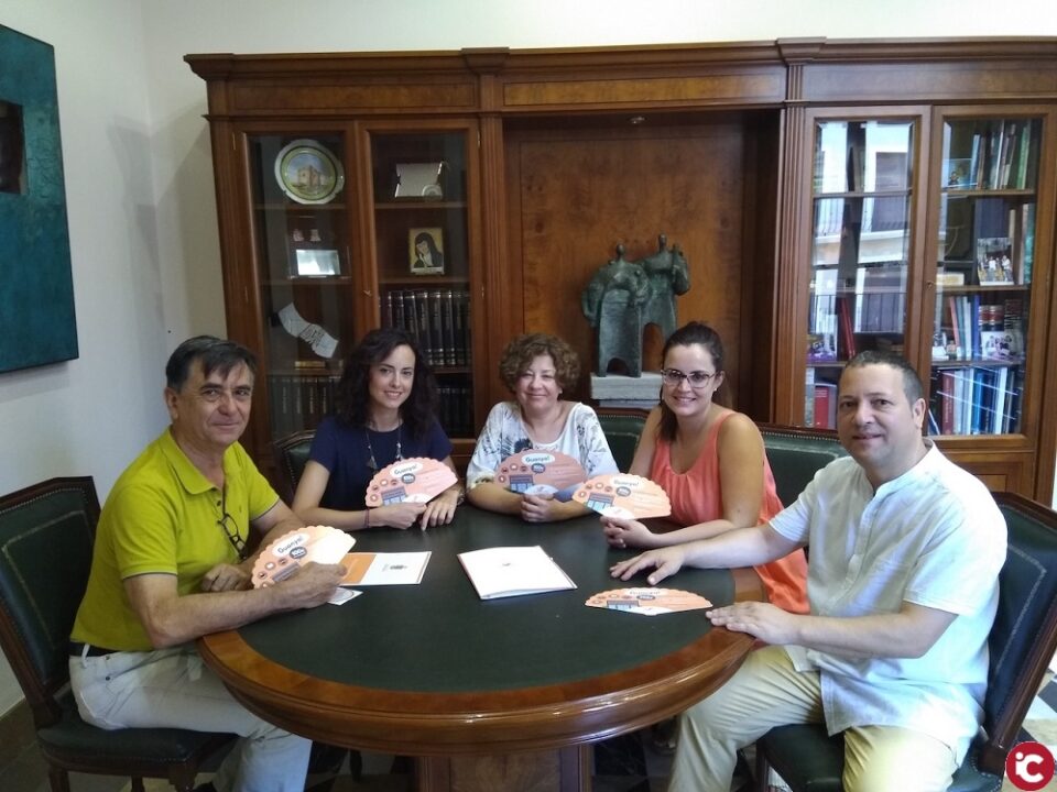 La campanya «Troballengua» arriba a Cocentaina per a usar el valencià en el comerç